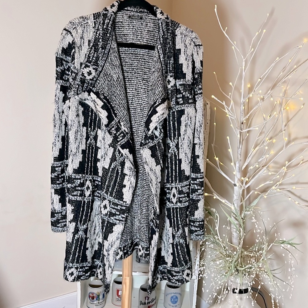 Lucky Brand M Black and beige w/grey and silver woven in. Open front cardigan. - Picture 1 of 5